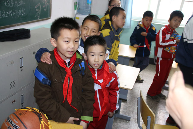 “手拉手、心连心”联谊活动 第 6 张