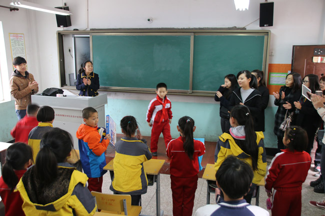 “手拉手、心连心”联谊活动 第 7 张