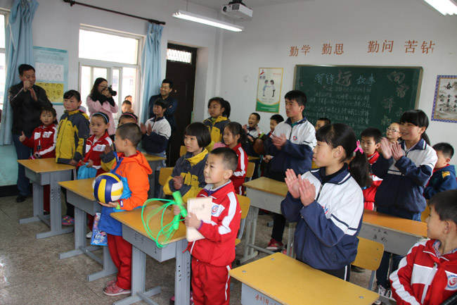 “手拉手、心连心”联谊活动 第 8 张